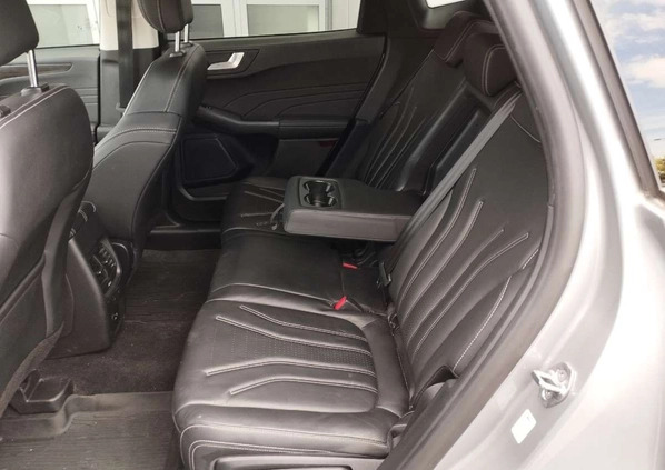 Ford Kuga cena 114900 przebieg: 71988, rok produkcji 2021 z Poznań małe 742